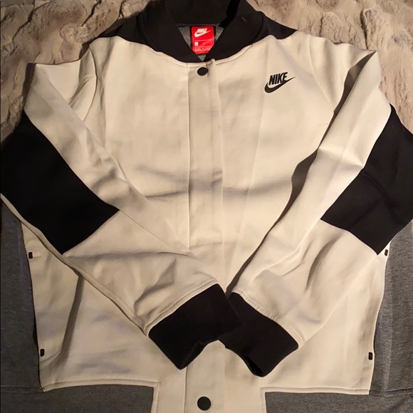 Nike Tops - Nike zip up tri-tone sweatshirt